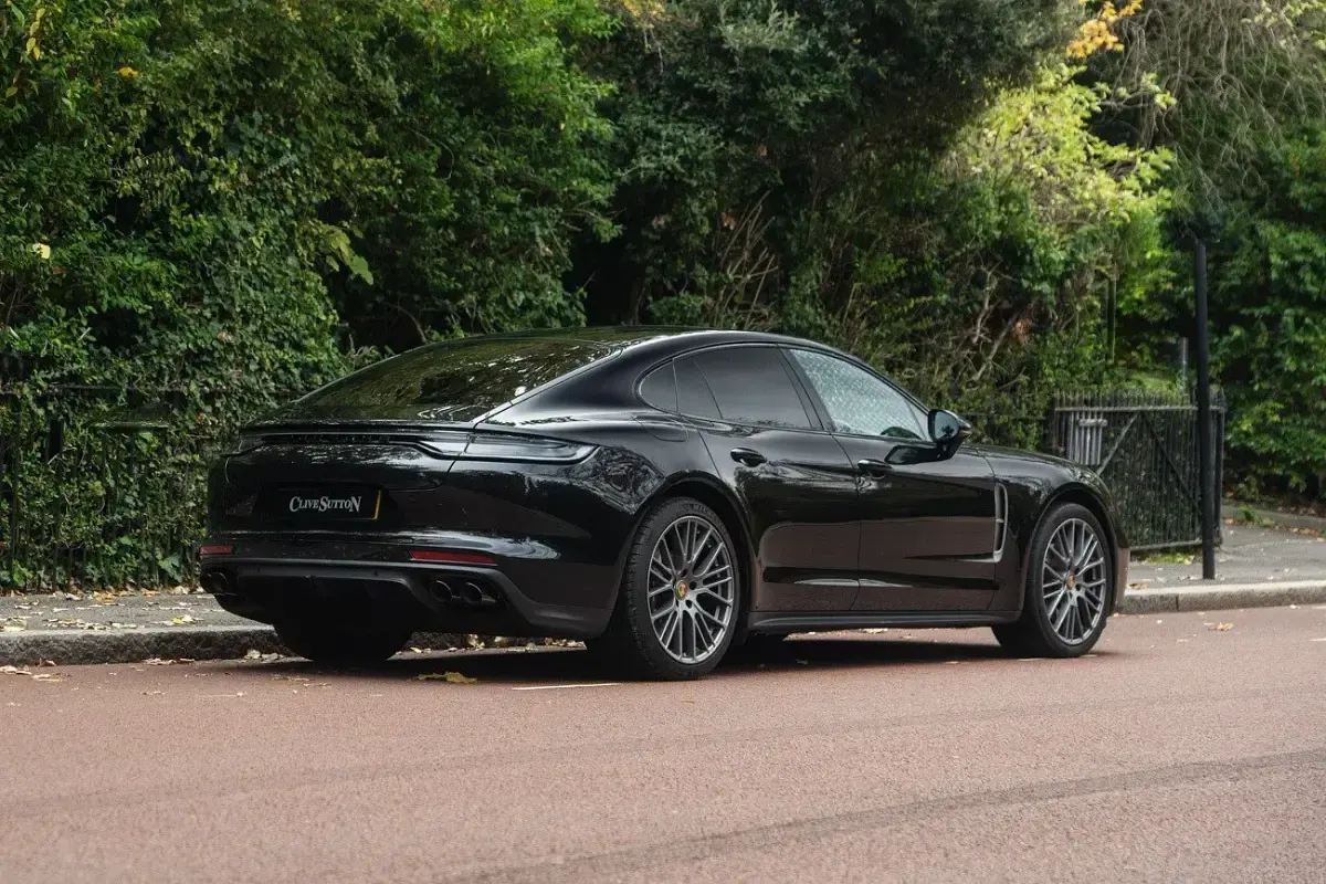 Usado Porsche Panamera Platinum Edition 353 CV (259 kW) 2023 Negro Berlina