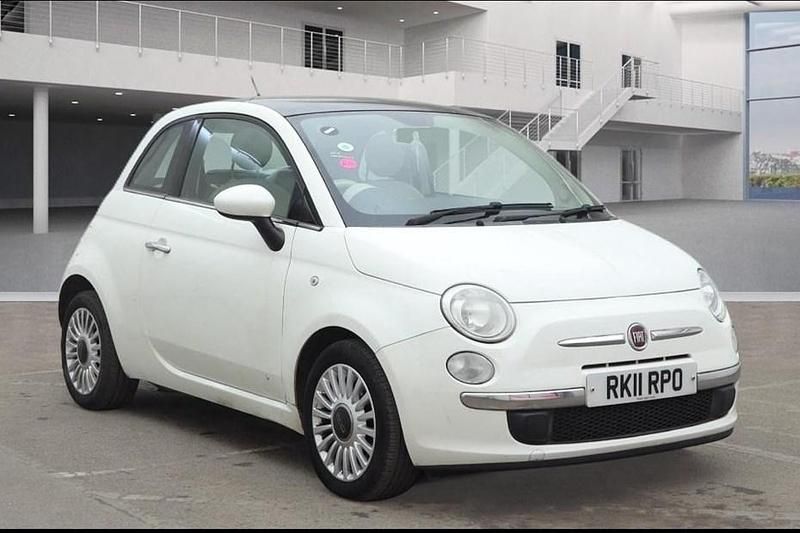 Used Fiat 500 Lounge 85 HP (62 kW) 2011 White Hatchback