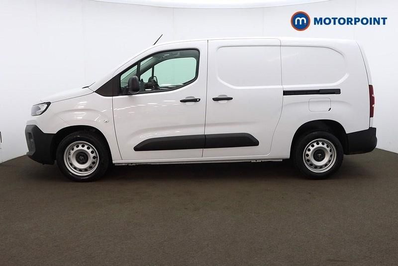 New Citroën Berlingo 100 HP (73 kW) 2026 White MPV
