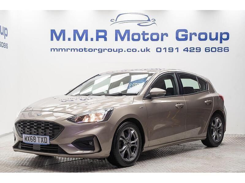 Used Ford Focus ST-Line 125 HP (91 kW) 2018 Silver Hatchback