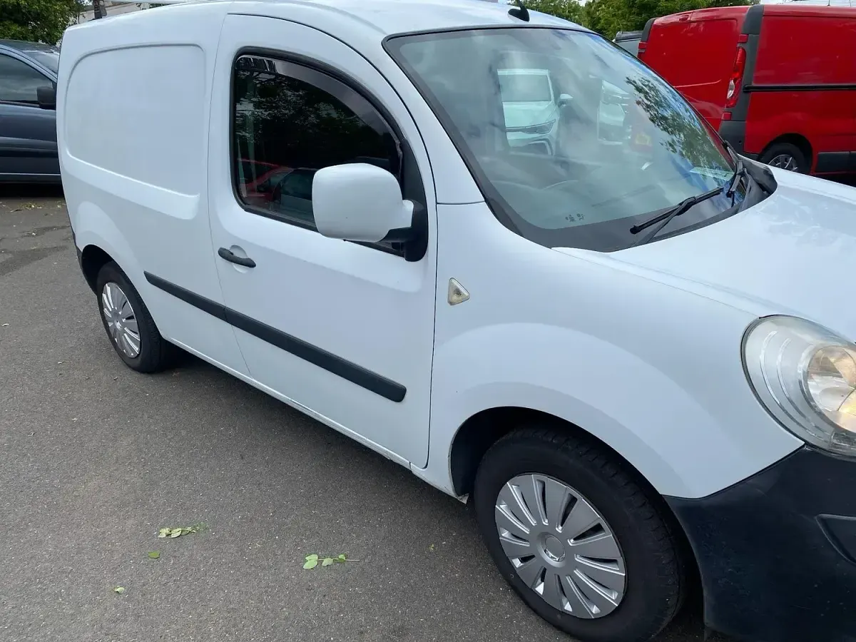 Used Renault Kangoo 2011 White MPV