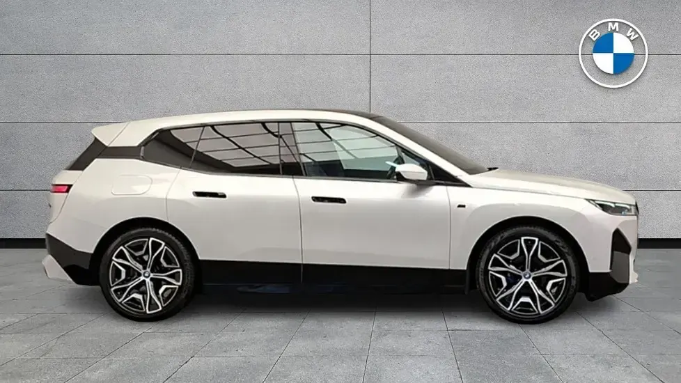 Used BMW iX Comfort Edition 455 kW (619 HP) 2023 White SUV