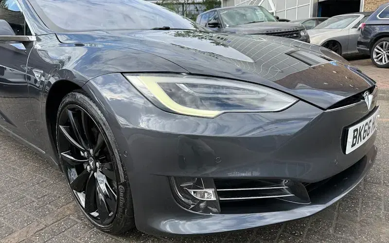 Used Tesla Model S Standard Range 306 kW (417 HP) 2016 Silver Hatchback