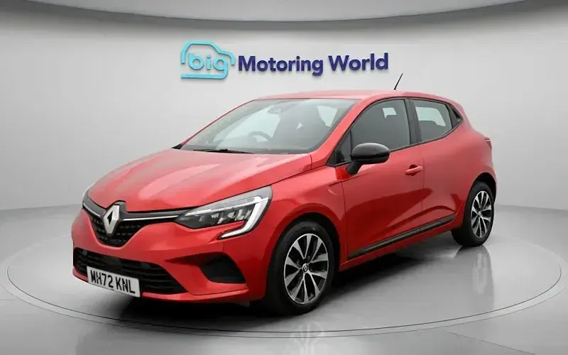 Used Renault Clio Evolution 90 HP (66 kW) 2023 Red Hatchback
