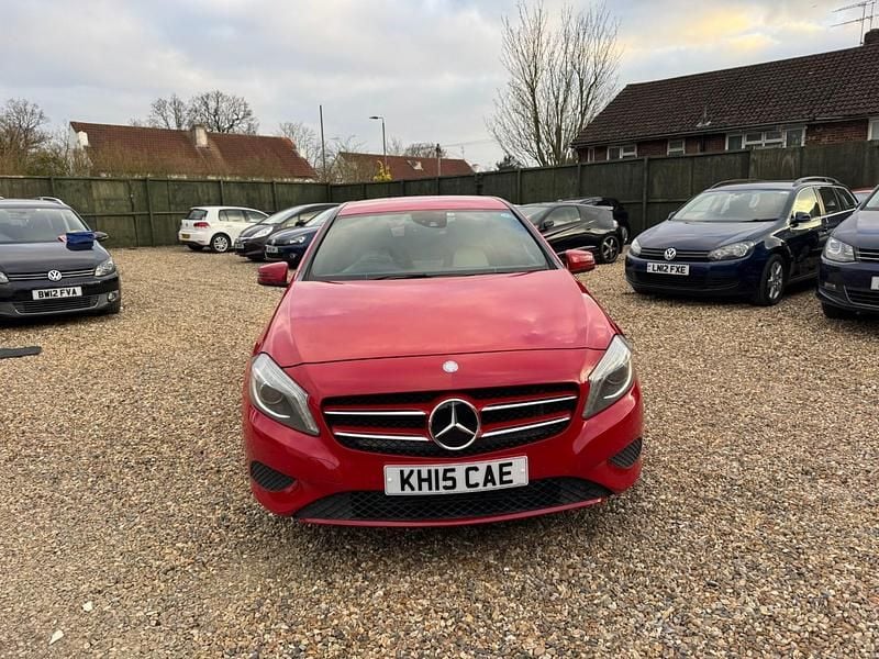 Used Mercedes A180 122 HP (89 kW) 2015 Red Hatchback