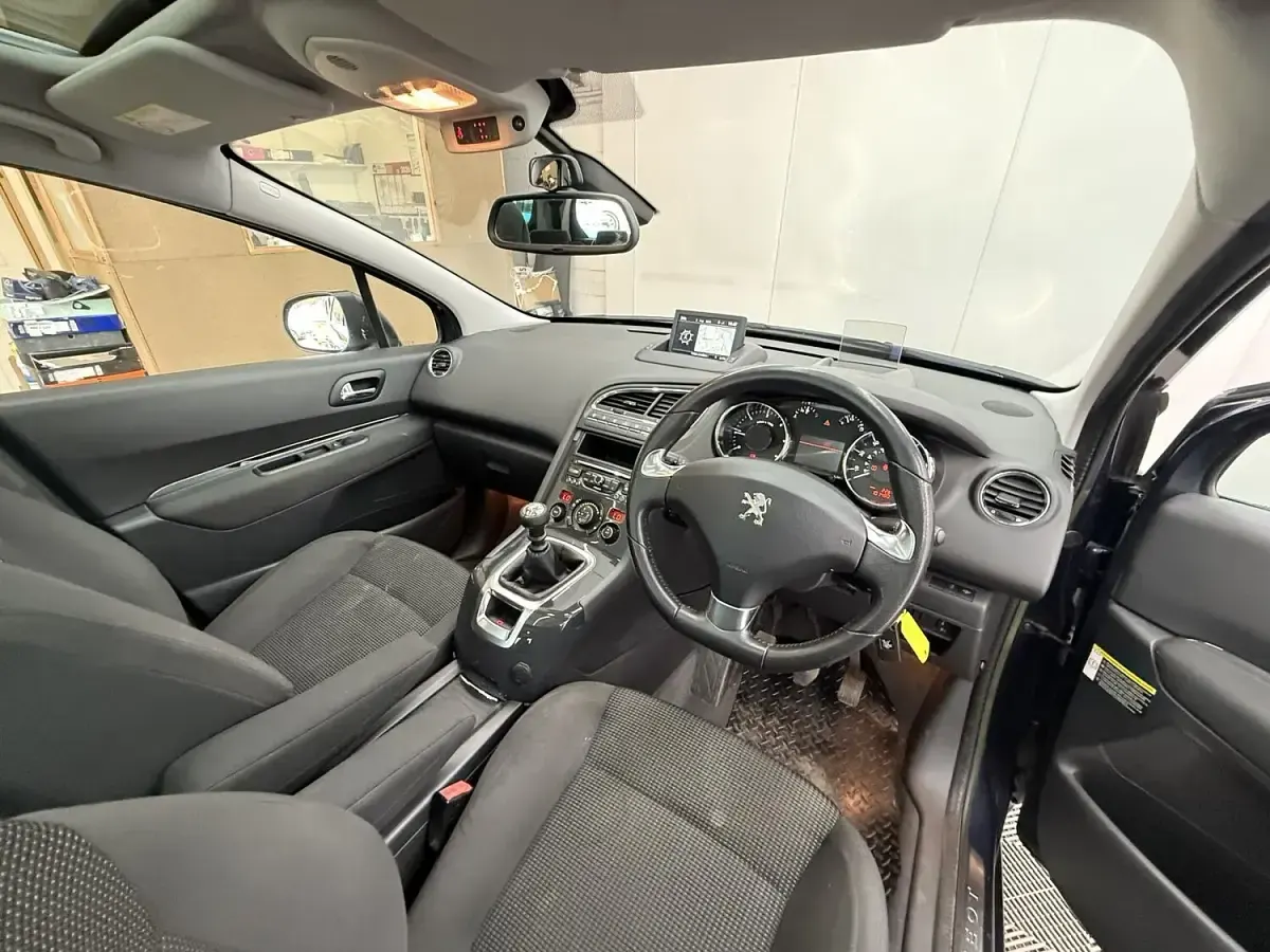 Used Peugeot 5008 Allure 115 HP (84 kW) 2014 Blue MPV