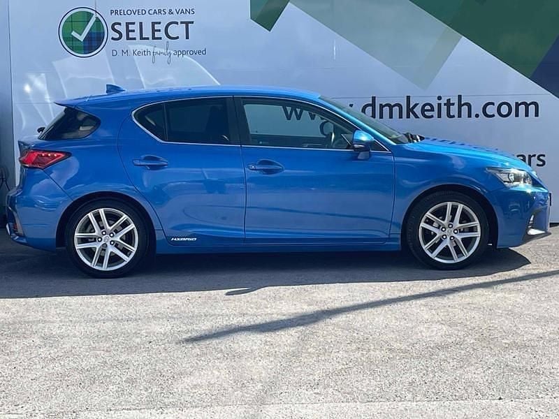 Used Lexus CT200h Luxury Line 2018 Blue Hatchback