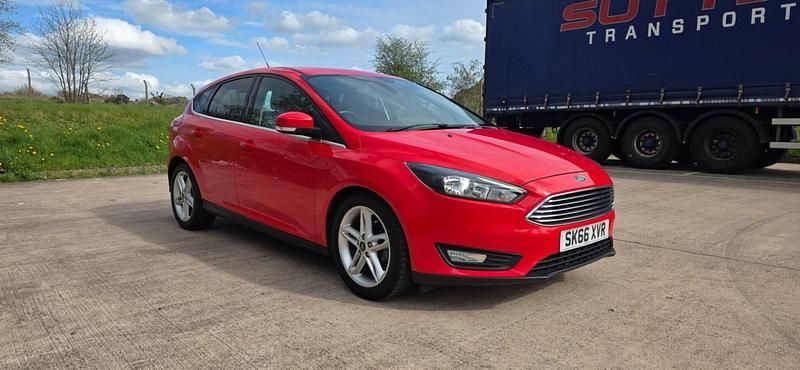 Used Ford Focus Zetec 2016 Red Hatchback