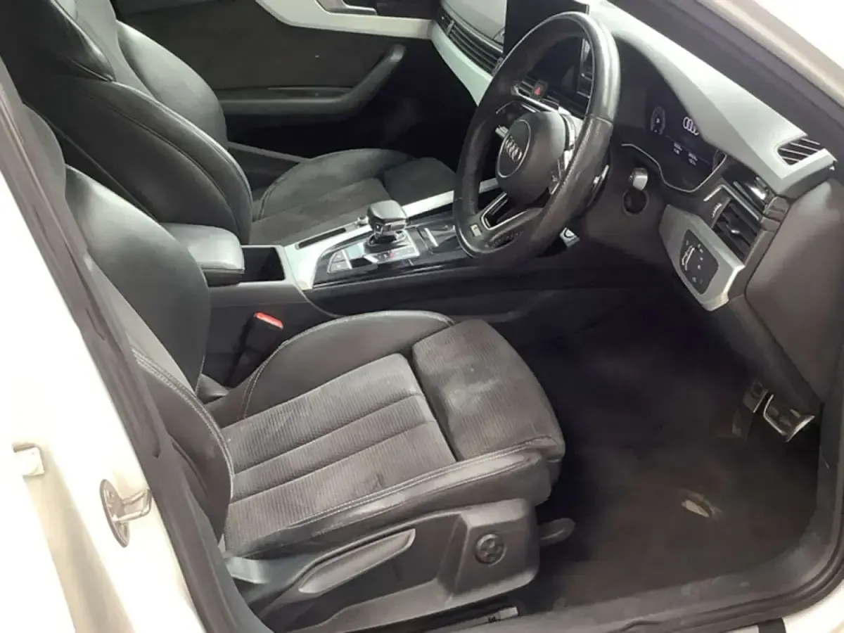 Used Audi A4 S-Line 150 HP (110 kW) 2020 White Sedan
