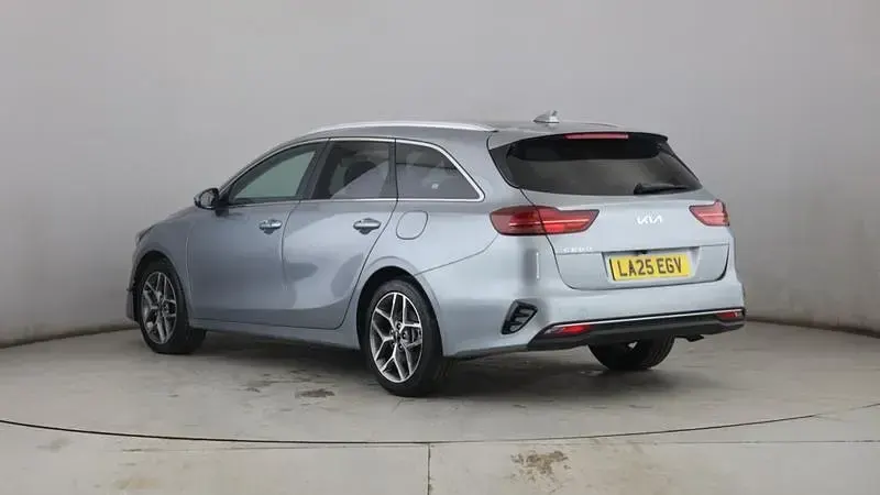 Used Kia Ceed 138 HP (101 kW) 2025 Silver Hatchback