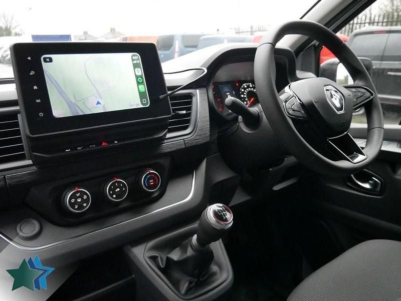 Begagnad Renault Trafic 150 HK (110 kW) 2022 Vit