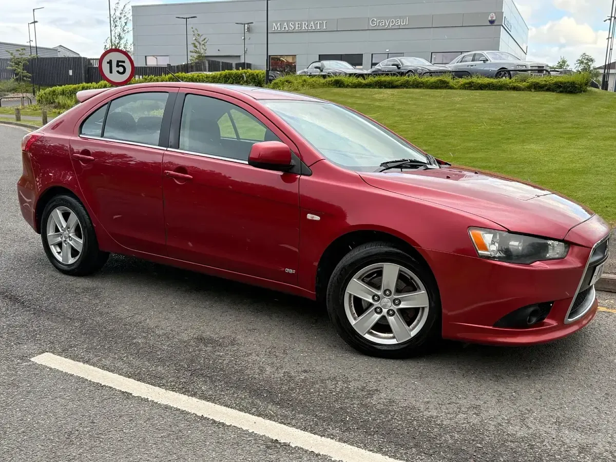 Used Mitsubishi Lancer 140 HP (102 kW) 2011 Red Hatchback
