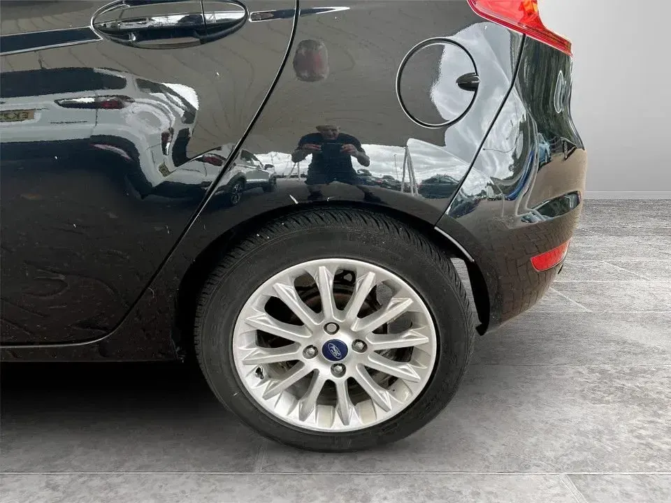 Used Ford Fiesta Titanium X 100 HP (73 kW) 2015 Black Hatchback