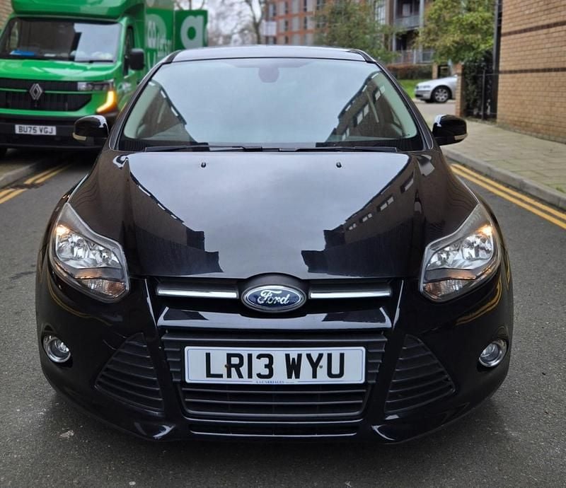 Black Used 2013 Ford Focus Zetec Hatchback | £2,999 (Good price) - Image 1/4