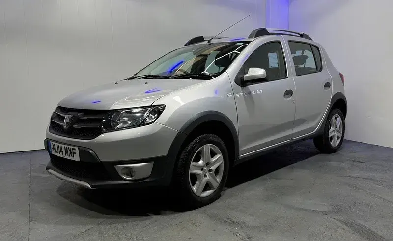 Used Dacia Sandero Lauréate 2014 Silver Hatchback