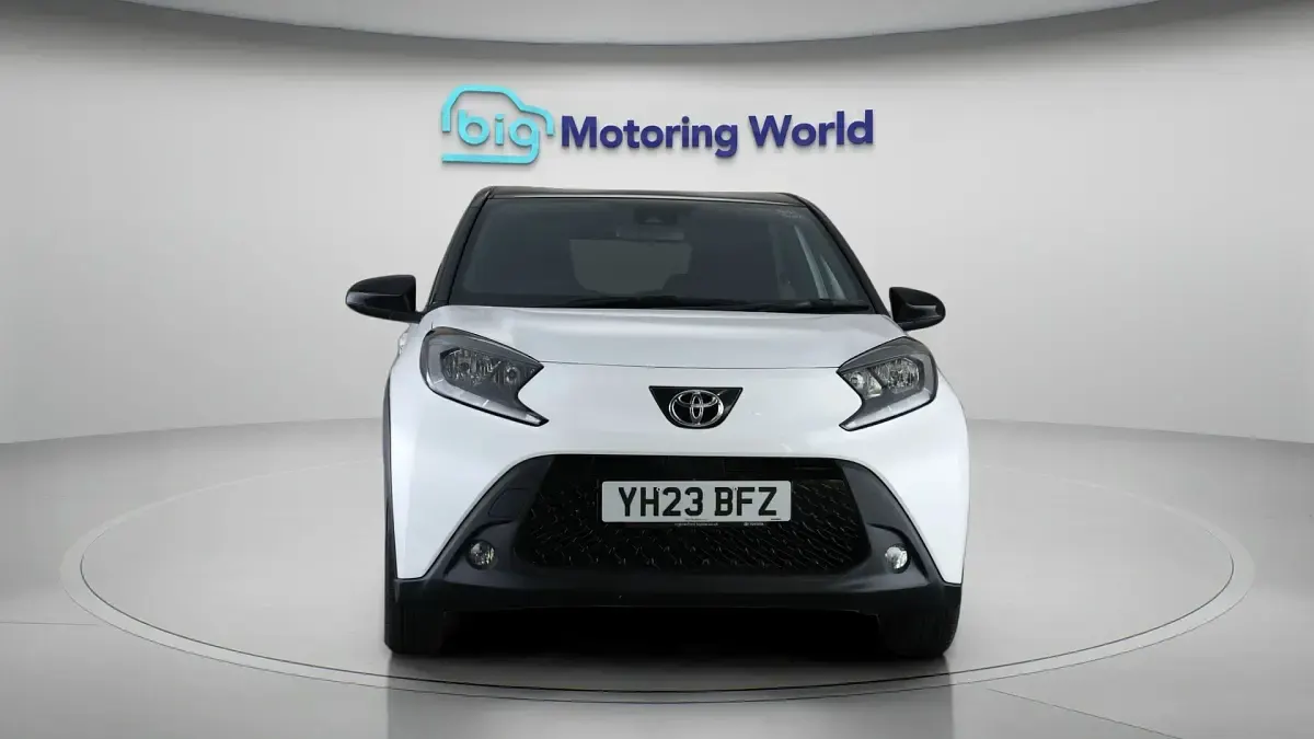 Used Toyota Aygo X 71 HP (52 kW) 2023 White SUV