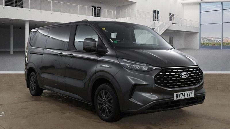 Used Ford Tourneo Titanium 136 HP (100 kW) 2025 Grey MPV