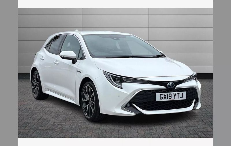 White Used 2019 Toyota Corolla Hatchback | £17,770 (Fair price) - Image 1/4