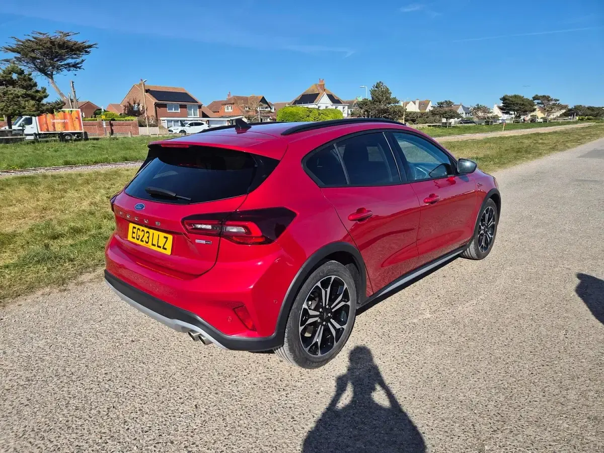 Used Ford Focus Active X 155 HP (114 kW) 2023 Red Hatchback