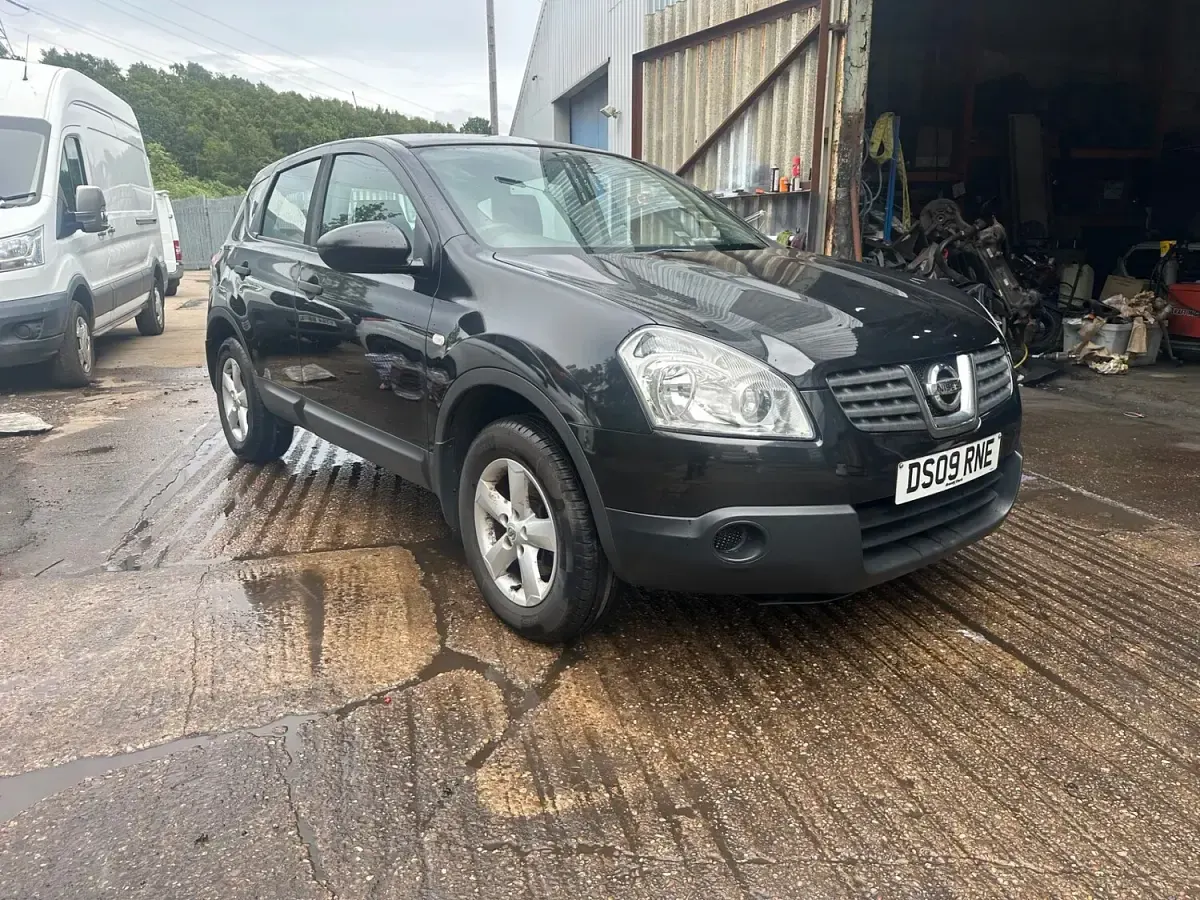 Used Nissan Qashqai Visia 114 HP (83 kW) 2009 Black SUV