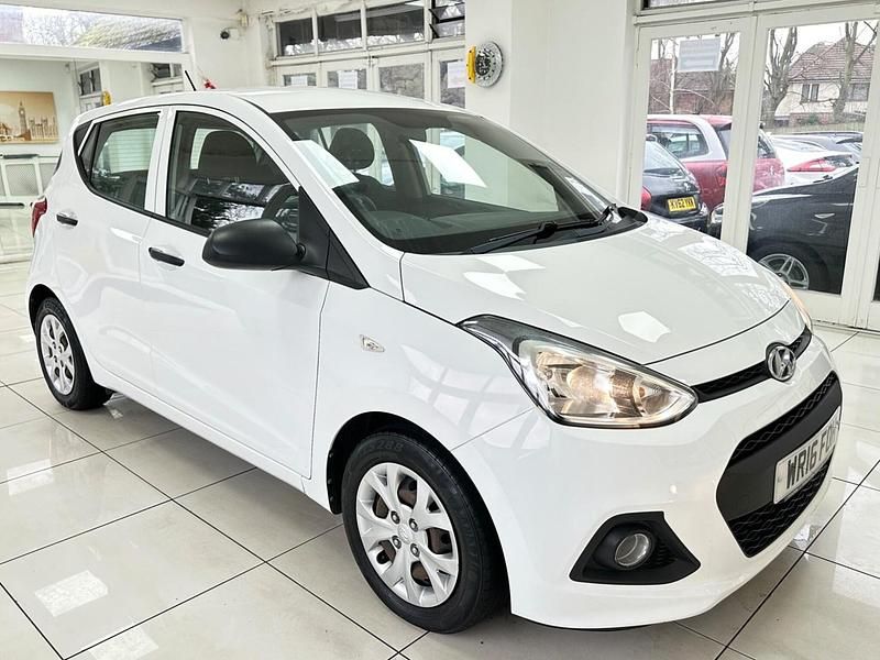 Used Hyundai i10 2016 White Hatchback