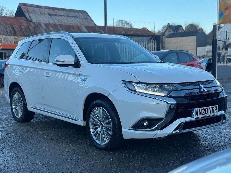 White Used 2020 Mitsubishi Outlander P-HEV Estate | £16,299 (Fair price) - Image 1/3