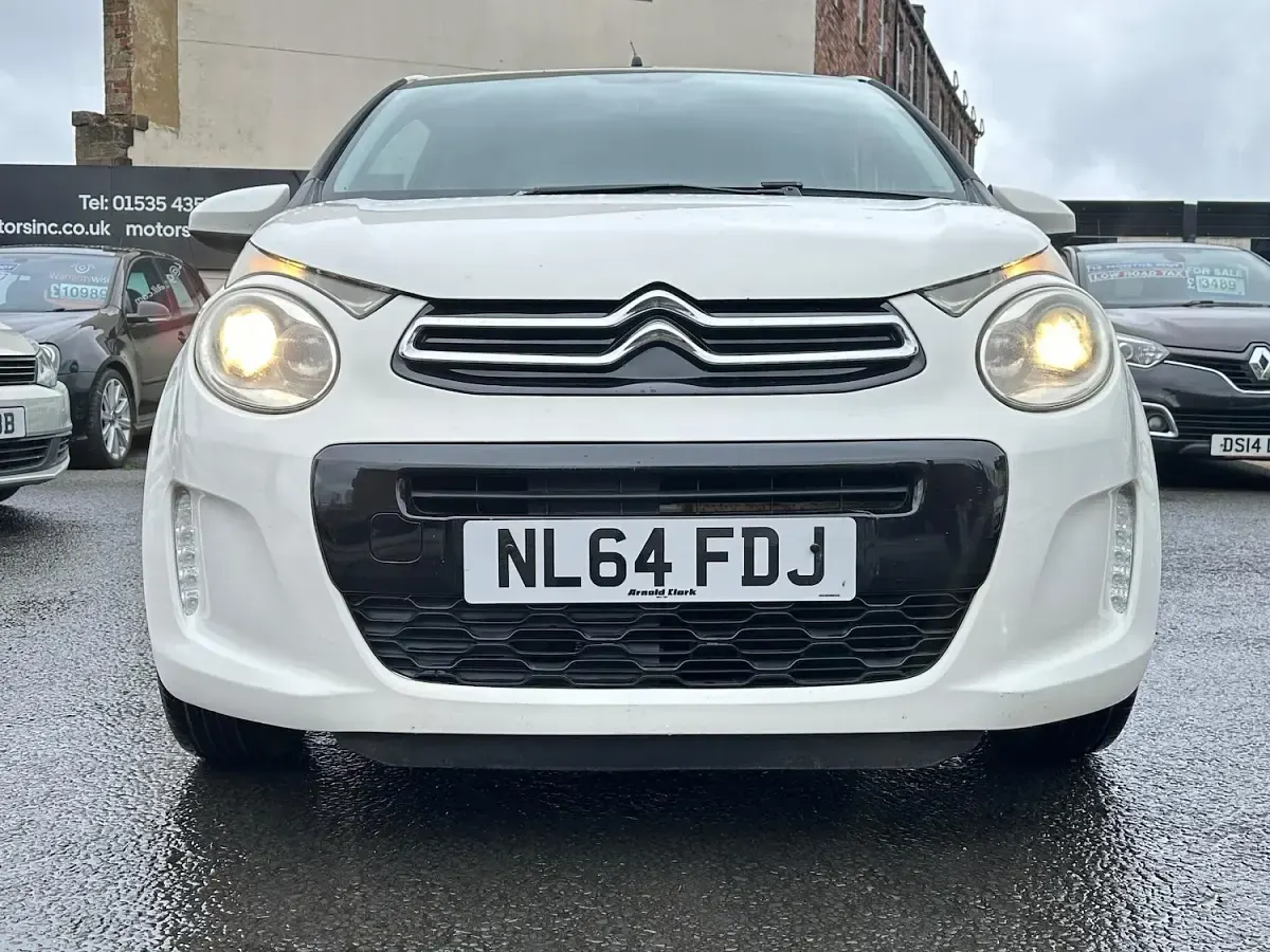 Used Citroën C1 Flair 68 HP (50 kW) 2014 White Hatchback
