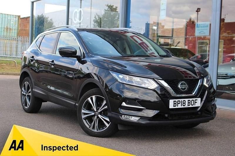 Black Used 2018 Nissan Qashqai N-Connecta SUV | £9,795 (Fair price) - Image 1/4