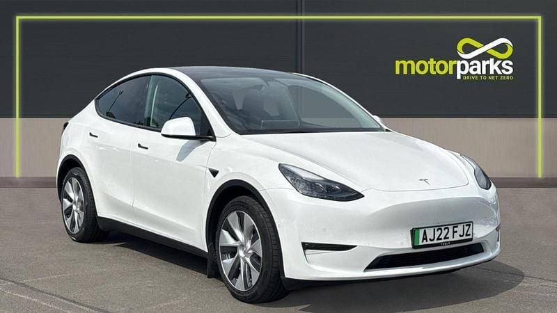 White Used 2022 Tesla Model Y Long Range SUV | £26,000 (Fair price) - Image 1/4