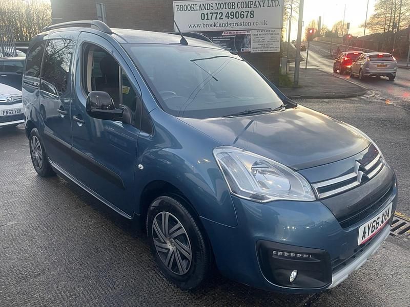 Used Citroën Berlingo XTR 100 HP (73 kW) 2016 Blue MPV