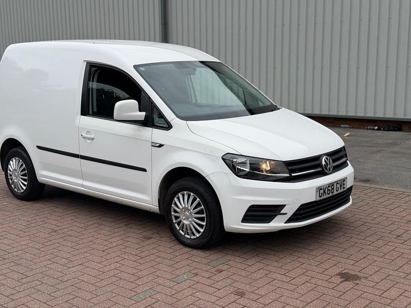 Usado VW Caddy Trendline 102 HP (75 kW) 2018 Branco Monovolume
