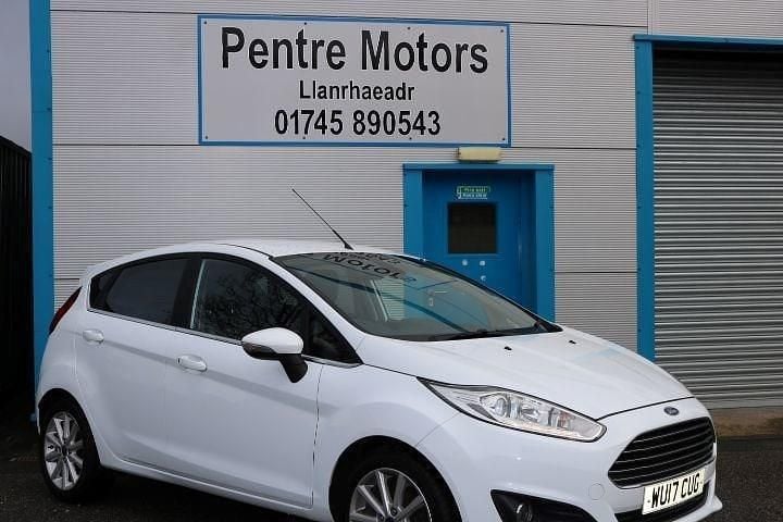 Used Ford Fiesta Titanium 2017 White Hatchback