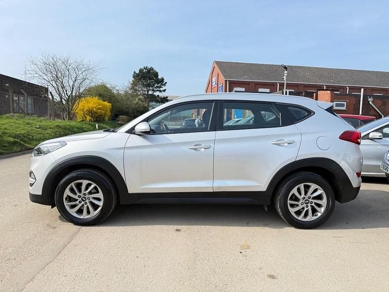Used Hyundai Tucson SE 116 HP (85 kW) 2016 Silver SUV