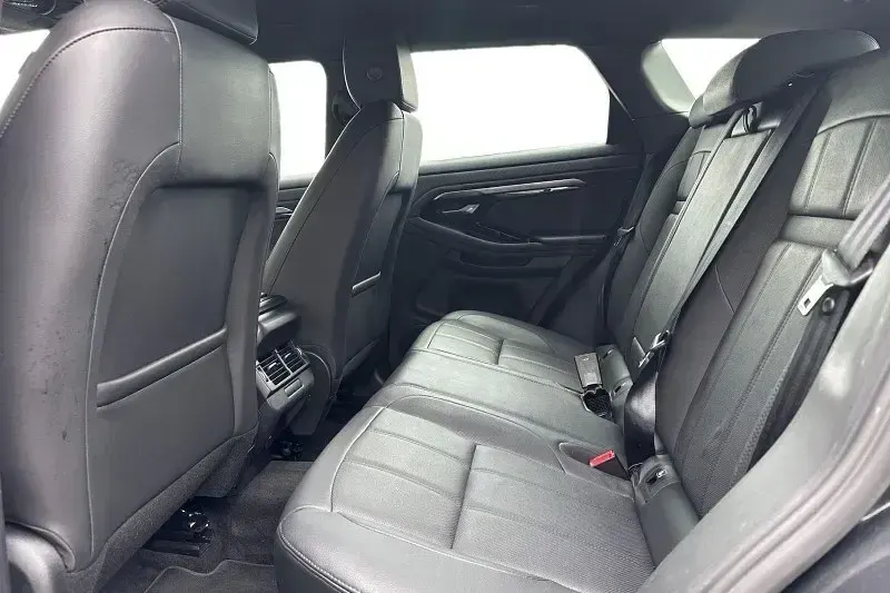 Begagnad Land Rover Range Rover evoque R-Dynamic 204 HK (150 kW) 2023 Grå SUV