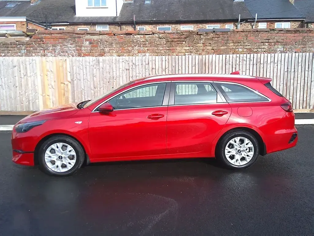 Used Kia Ceed Sportswagon 158 HP (116 kW) 2023 Red Estate