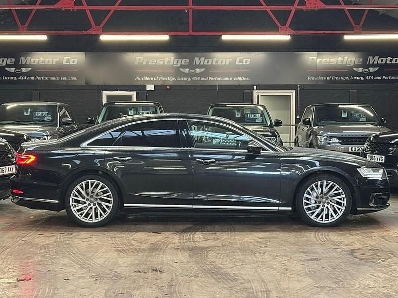 Usado Audi A8 Advanced 286 HP (210 kW) 2017 Cinzento Sedan