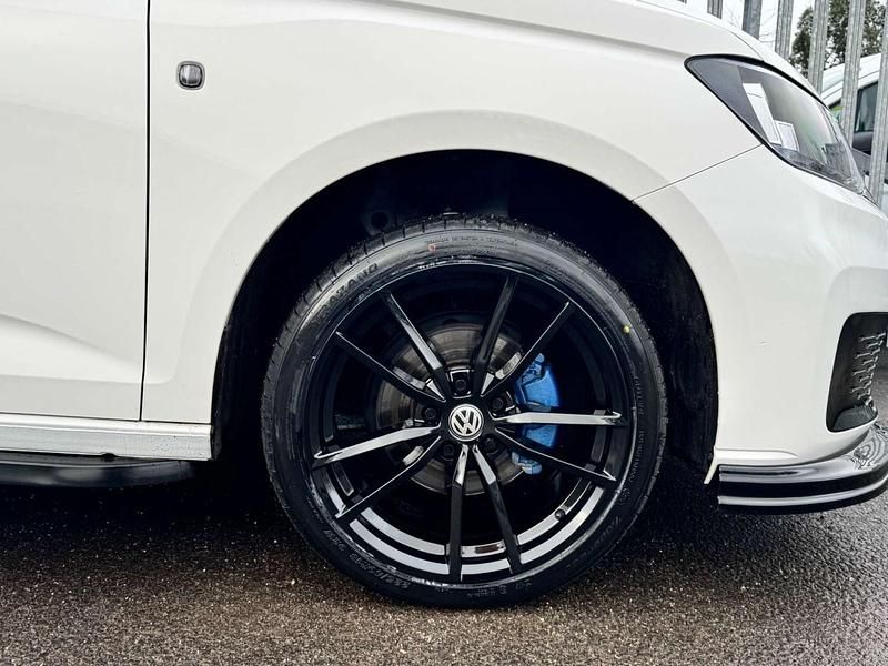 Used VW Caddy 102 HP (75 kW) 2021 White MPV