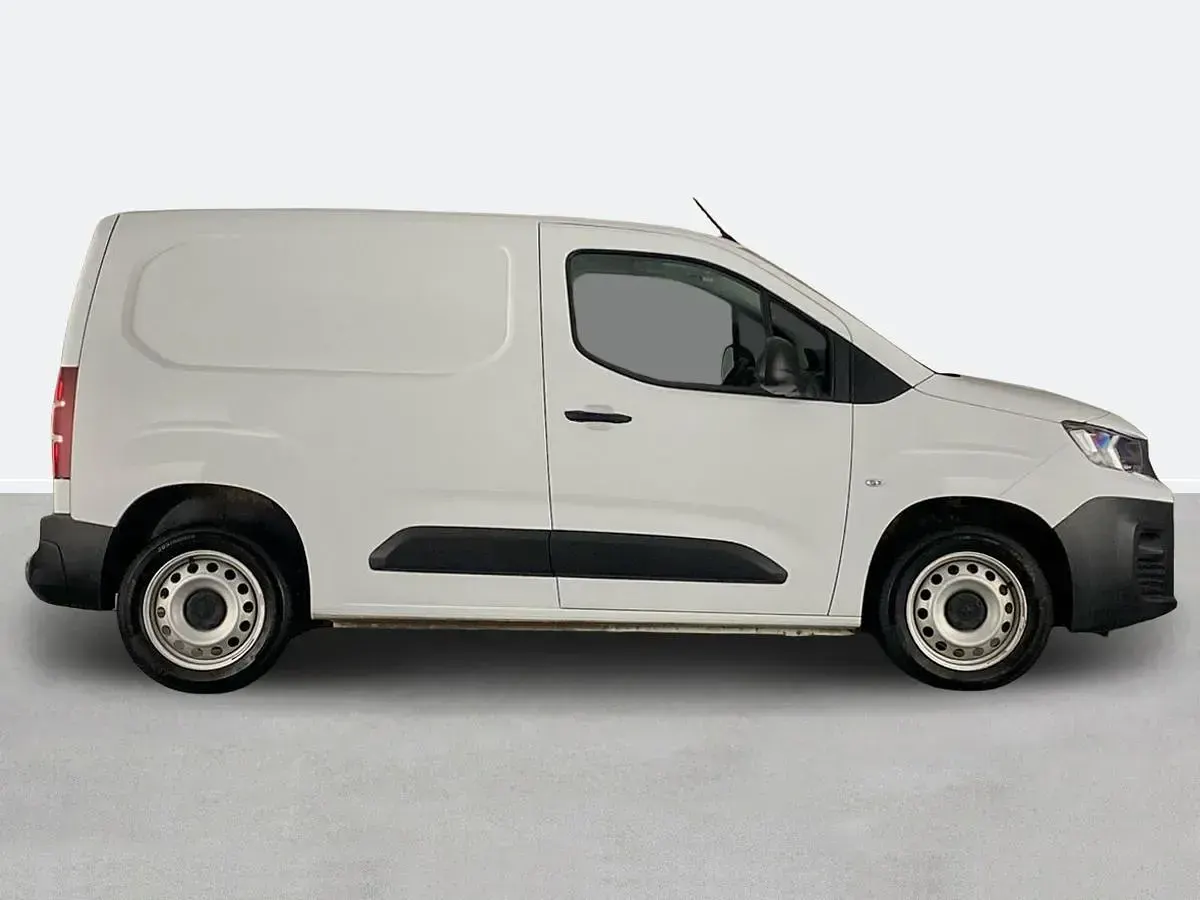 Used Peugeot Partner Premium 2023 White MPV