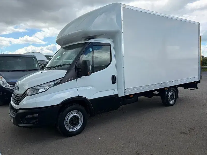 Begagnad Iveco Daily 130 HK (95 kW) 2022 Vit
