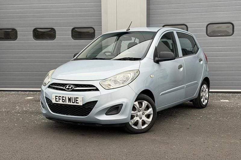 Used Hyundai i10 Classic 86 HP (63 kW) 2011 Silver Hatchback