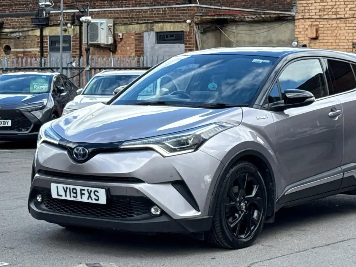 Usado Toyota C-HR 122 HP (89 kW) 2019 Prateado SUV