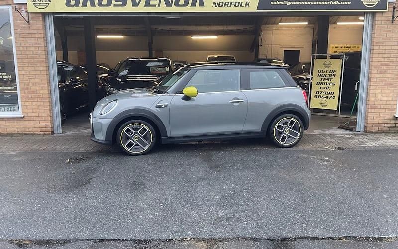 Used Mini Cooper Level 1 135 kW (184 HP) 2023 Hatchback