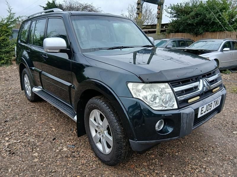 Used Mitsubishi Shogun Elegance 2009 Green SUV