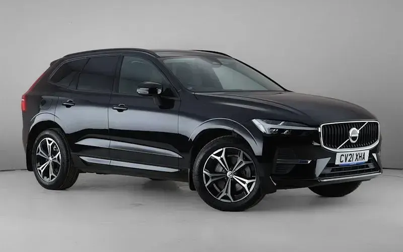 Used Volvo XC60 Momentum 250 HP (183 kW) 2021 SUV