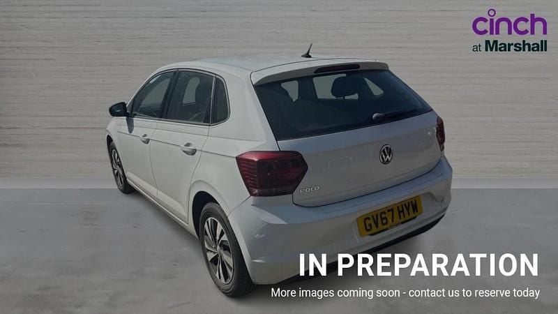 Used VW Polo SE 65 HP (47 kW) 2018 Pure white Hatchback