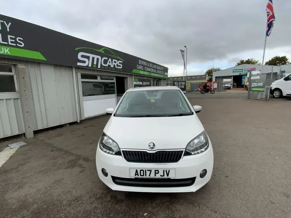 Usado Skoda Citigo SE L 60 CV (44 kW) 2017 Blanco Utilitario