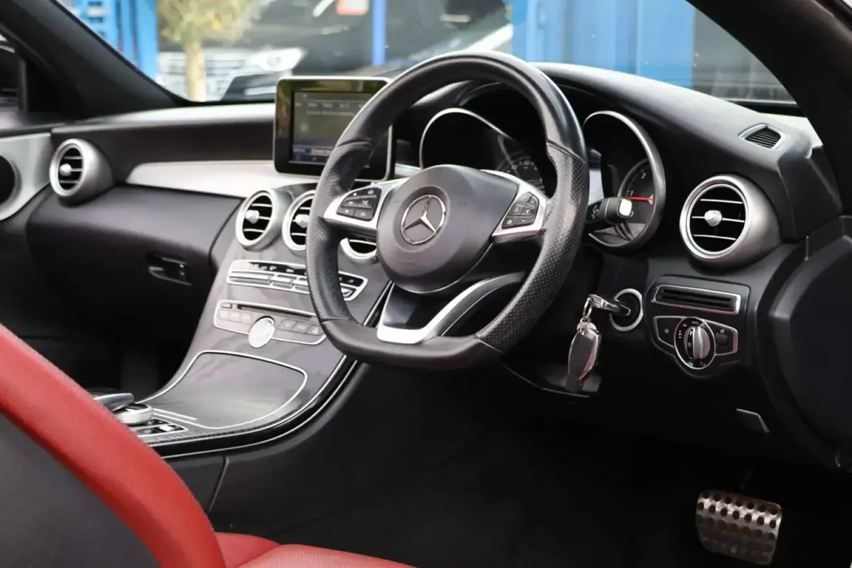 Begagnad Mercedes C220 AMG line 2017 Svart Cab