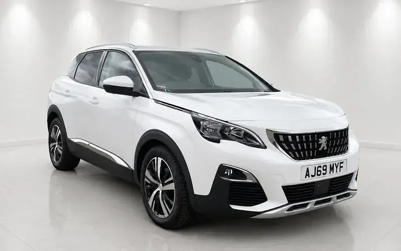 Usado Peugeot 3008 Allure 131 HP (96 kW) 2020 SUV