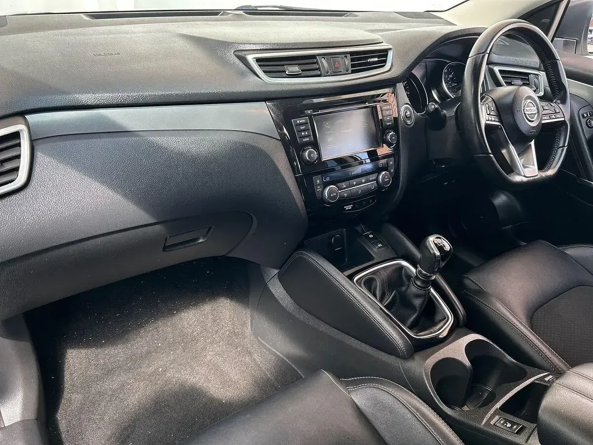 Used Nissan Qashqai S 140 HP (102 kW) 2019 White SUV