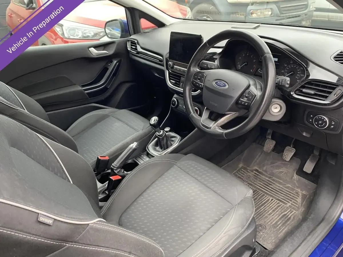 Used Ford Fiesta Zetec 100 HP (73 kW) 2018 Blue Hatchback